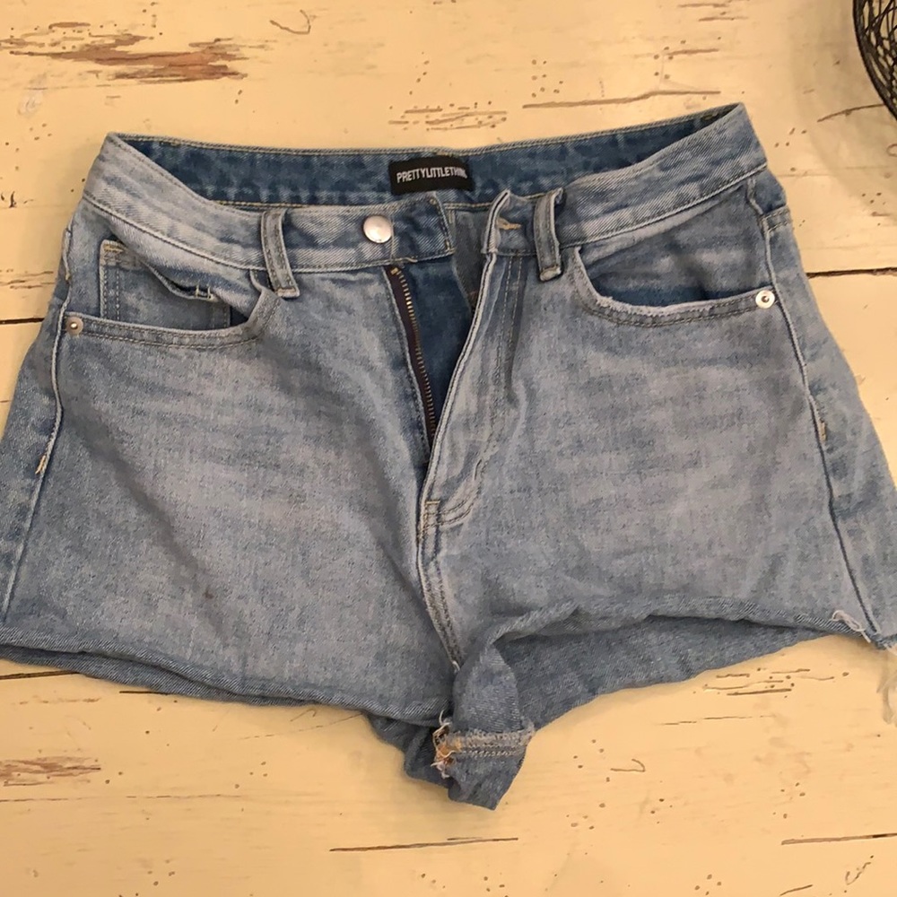 Pretty Little Thing Blue Wash Denim Shorts